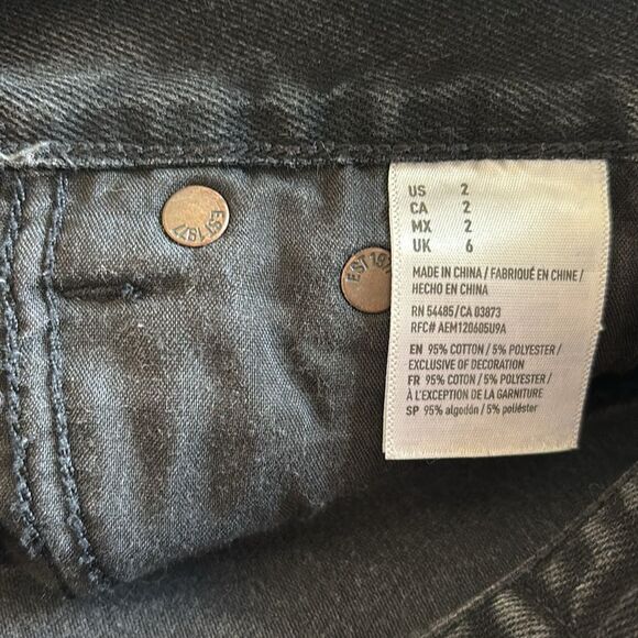 American Eagle Black Distressed Mom Jean Shorts size 2 - Picture 8 of 8